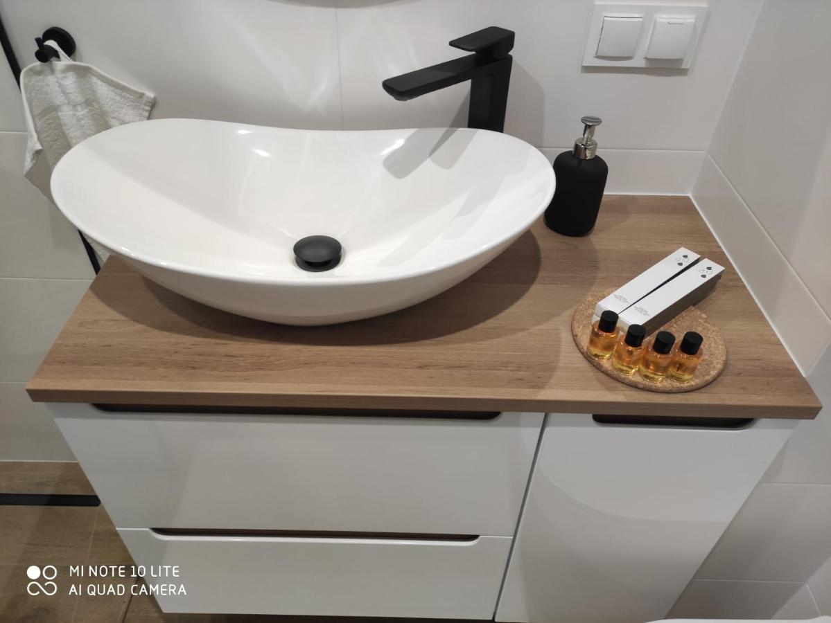Apartament Pileckiego Nowy Dwor Mazowiecki Modlin Airport Exteriör bild